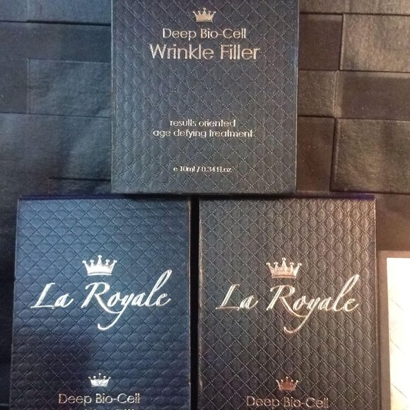 Manny different face creams - Picture 12 of 13